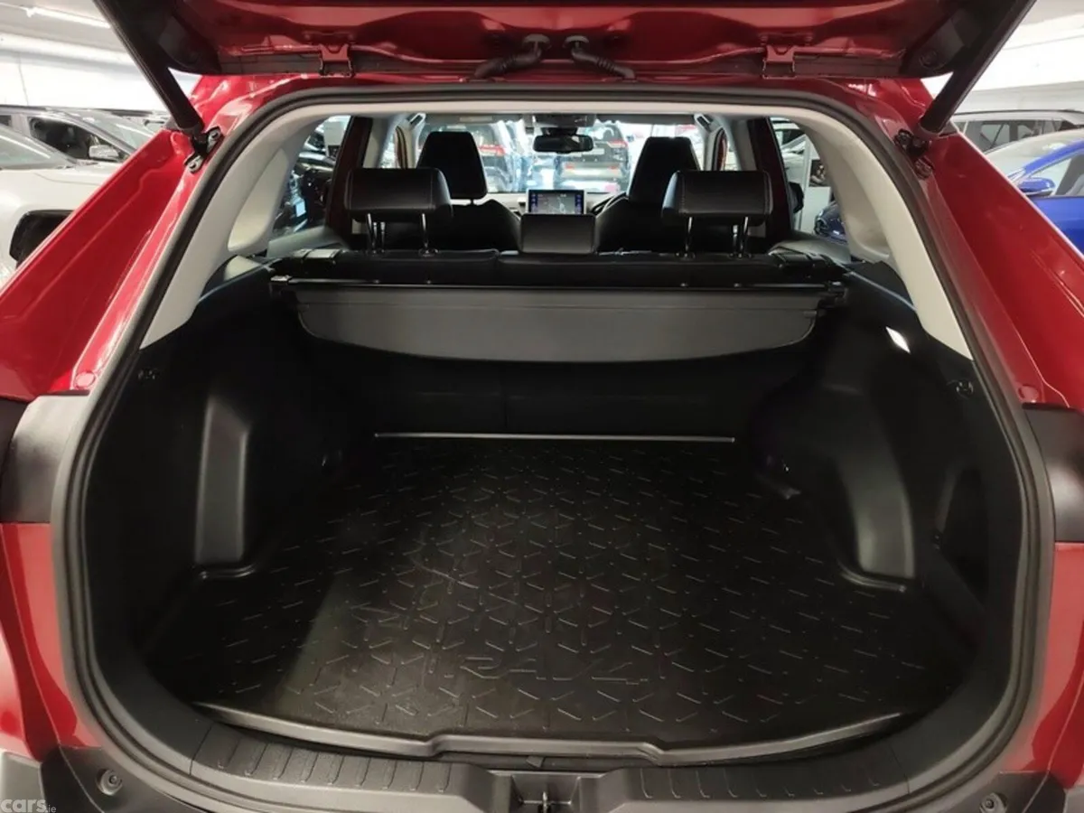 Toyota RAV4 SUV, Petrol Hybrid, 2022, Red