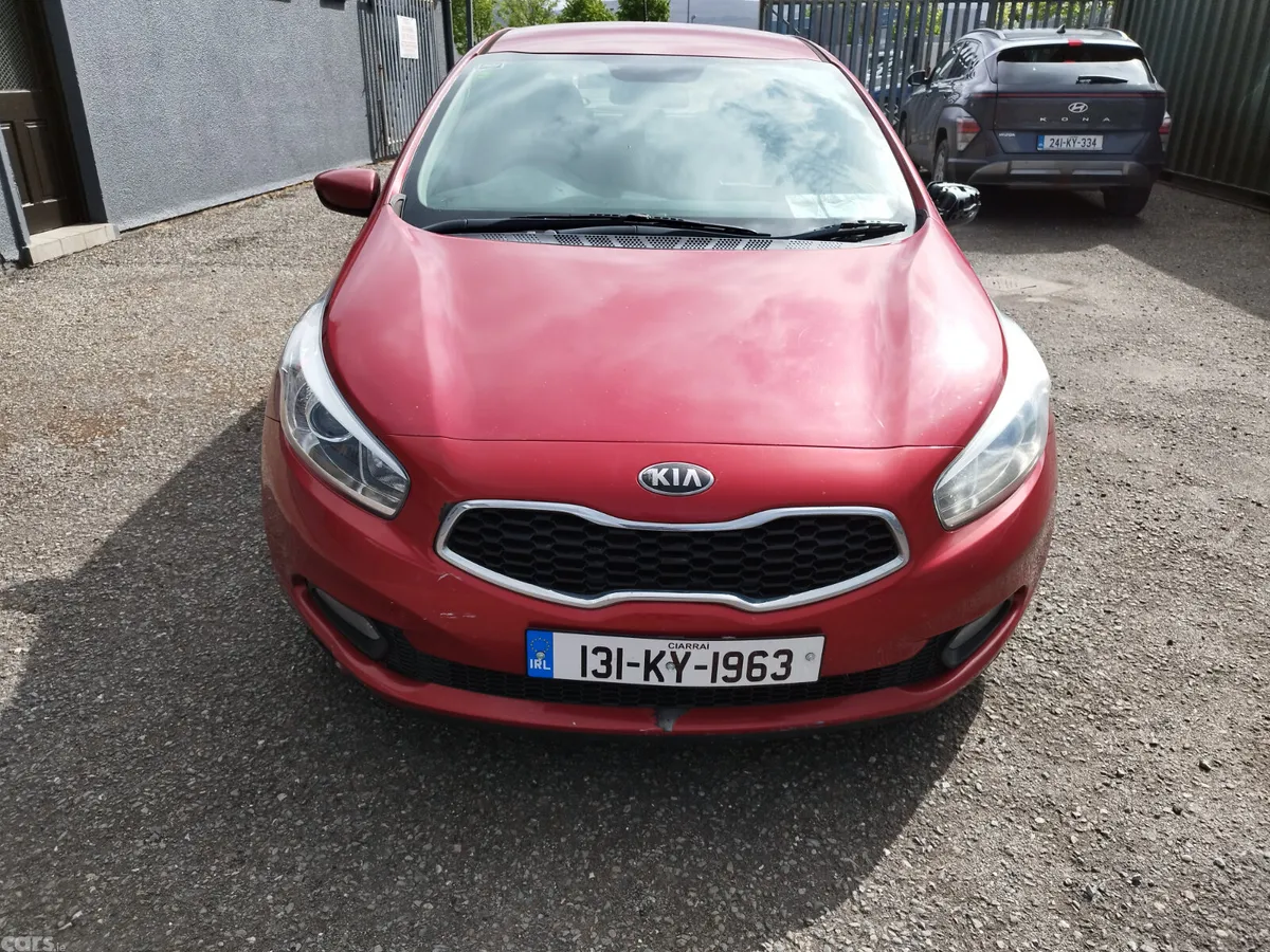 Kia Ceed Hatchback, Diesel, 2013, Red