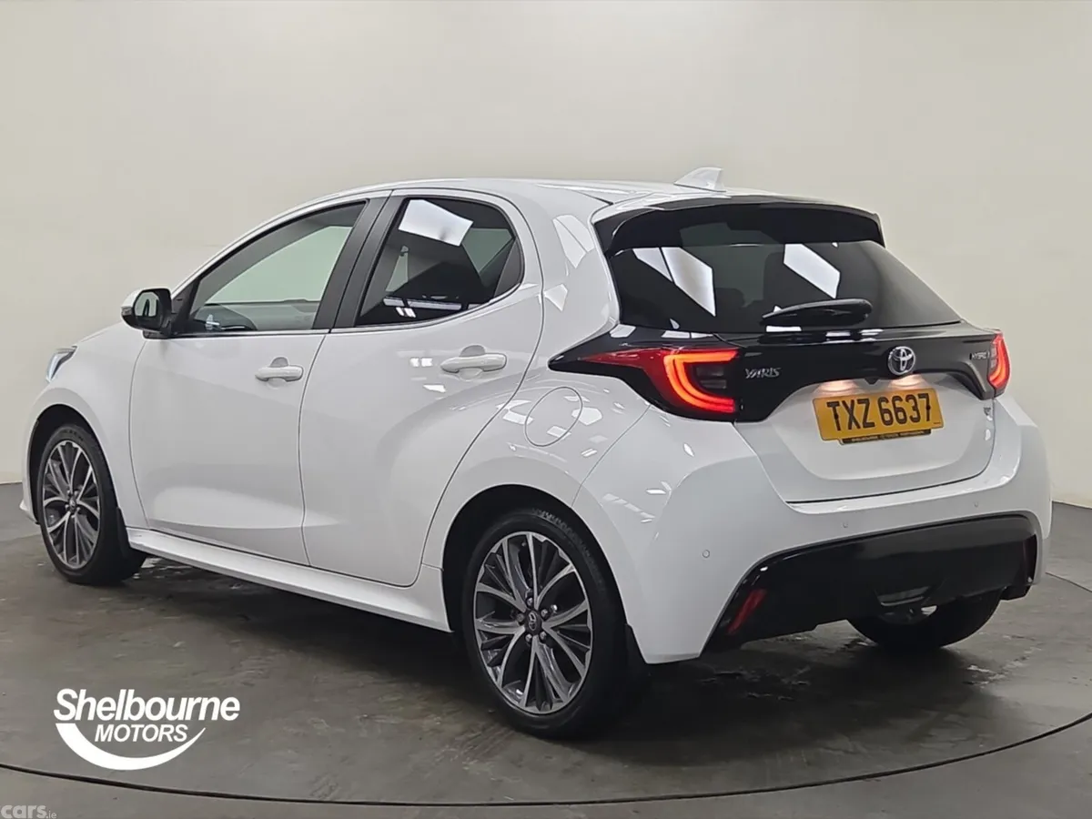 Toyota Yaris Hatchback, Petrol Hybrid, 2022, White