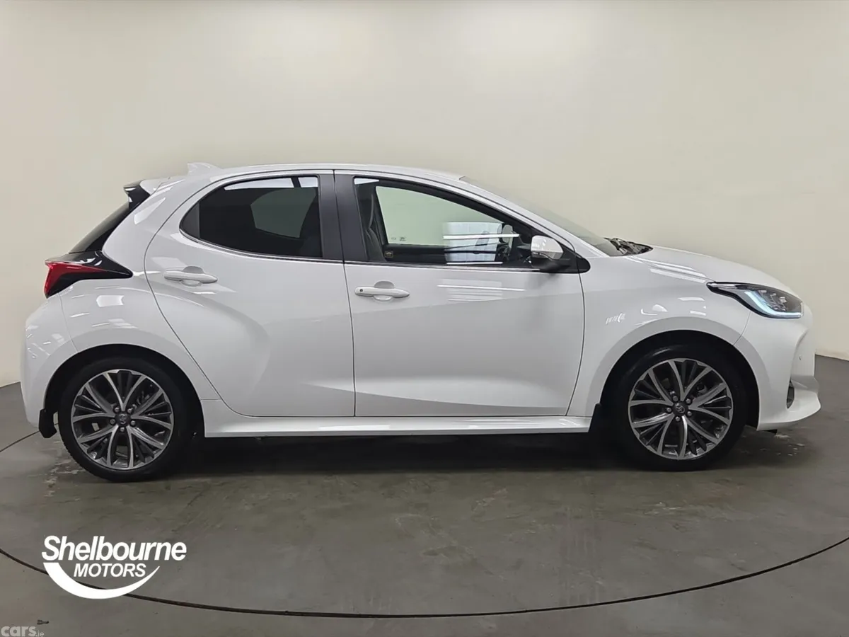 Toyota Yaris Hatchback, Petrol Hybrid, 2022, White