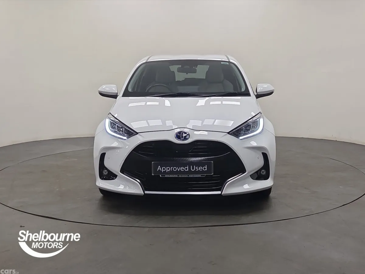 Toyota Yaris Hatchback, Petrol Hybrid, 2022, White