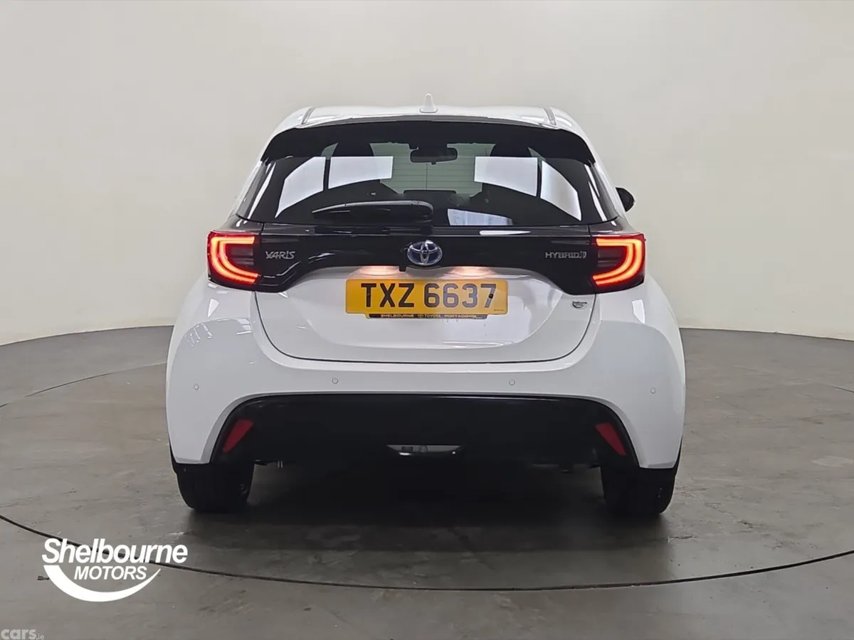 Toyota Yaris Hatchback, Petrol Hybrid, 2022, White