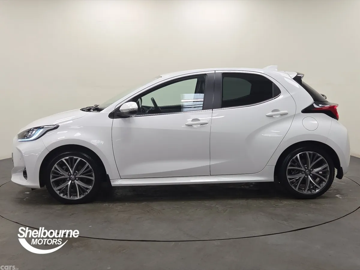 Toyota Yaris Hatchback, Petrol Hybrid, 2022, White