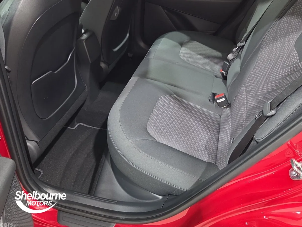 Kia Niro Estate, Petrol Hybrid, 2025, Red