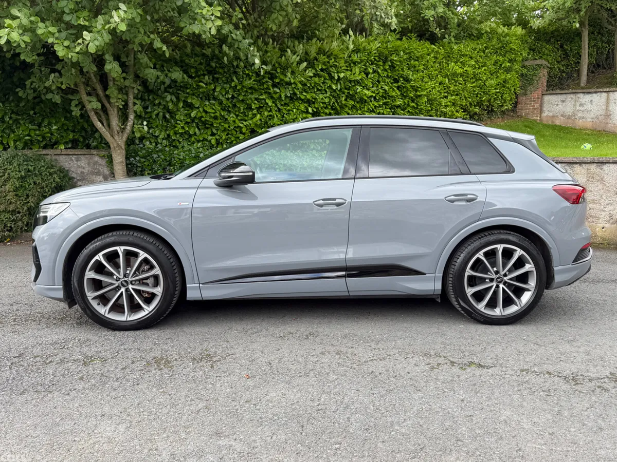 Audi Q4 e-tron Estate, Electric, 2024, Grey