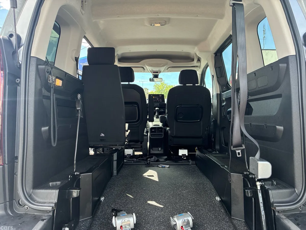 Peugeot Rifter MPV, Diesel, 2023, Grey