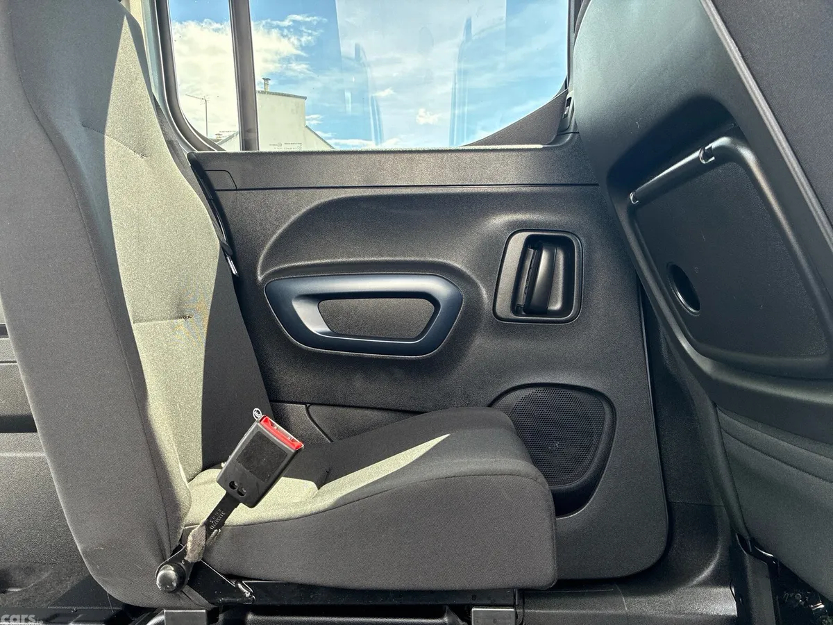Peugeot Rifter MPV, Diesel, 2023, Grey