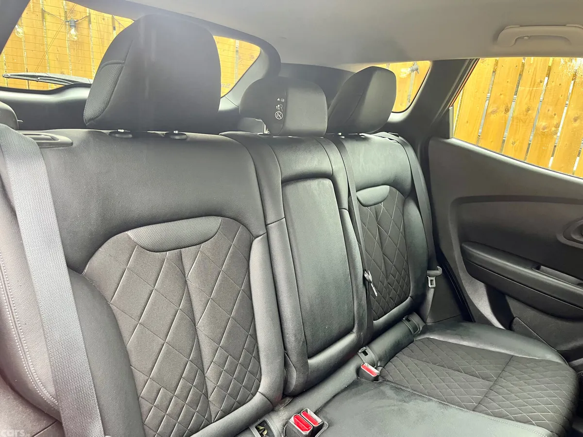 Renault Kadjar SUV, Petrol, 2019, Red