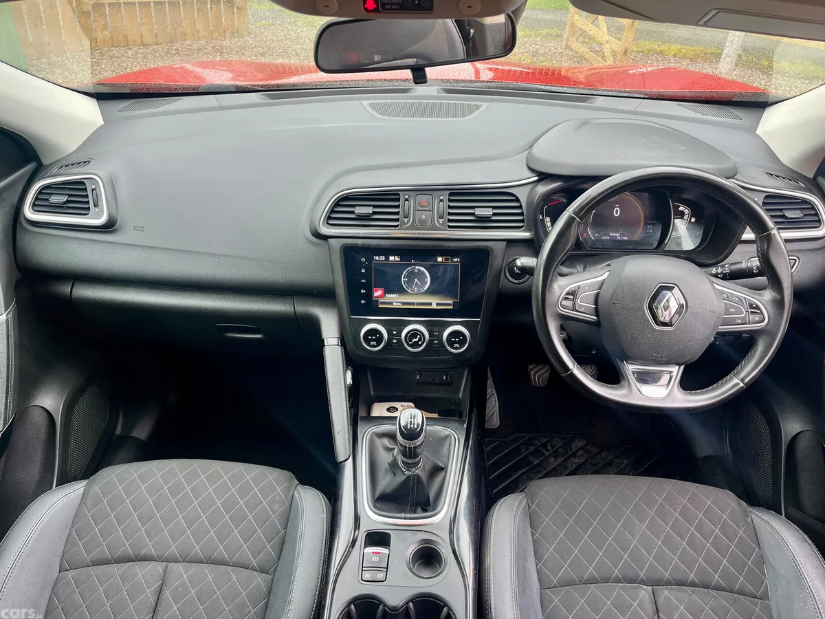 Renault Kadjar SUV, Petrol, 2019, Red
