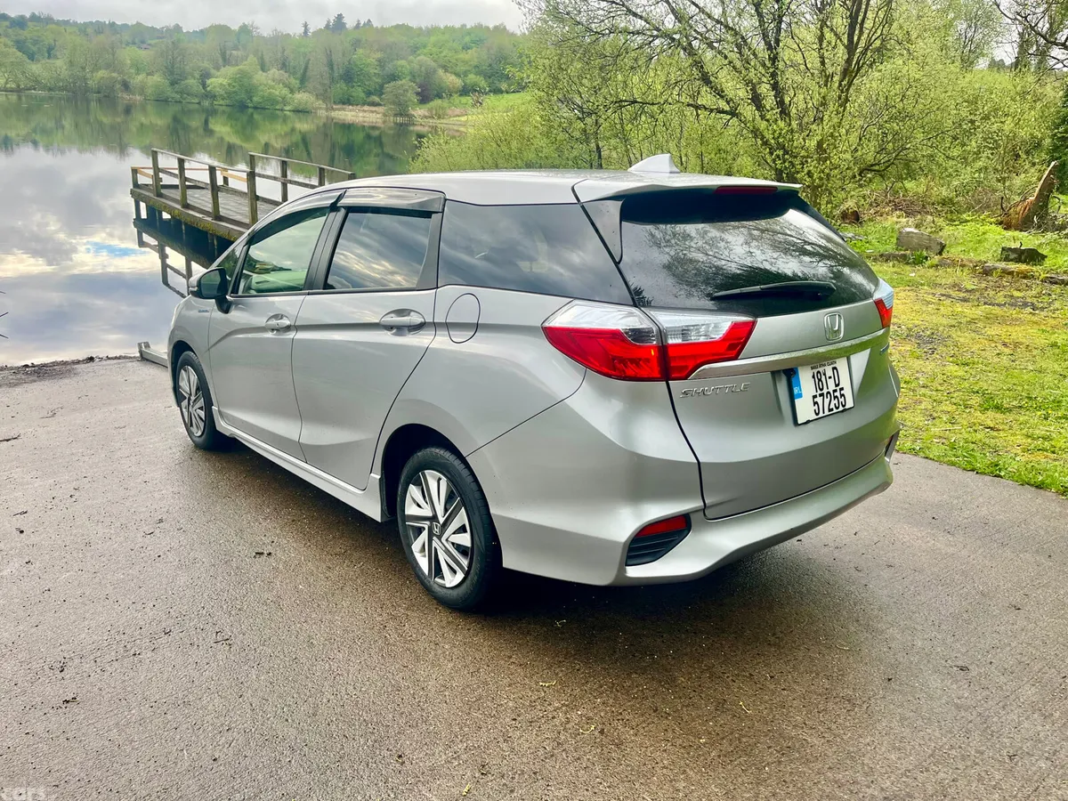 Honda Shuttle MPV, Petrol Hybrid, 2018, Silver