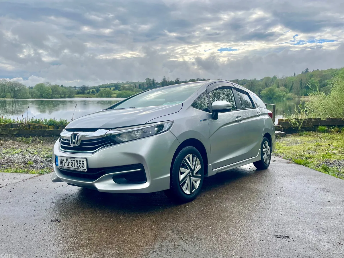 Honda Shuttle MPV, Petrol Hybrid, 2018, Silver