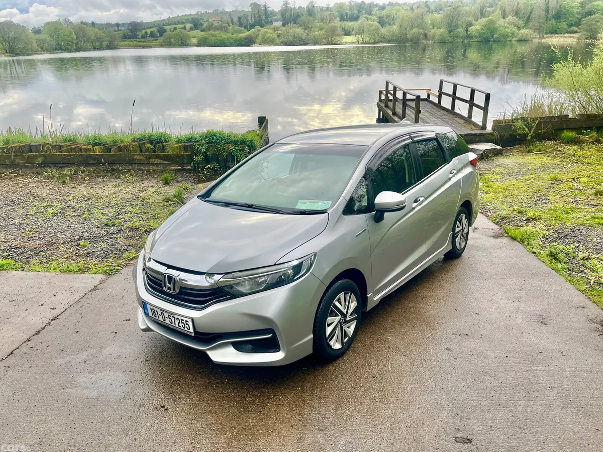 Honda Shuttle MPV, Petrol Hybrid, 2018, Silver