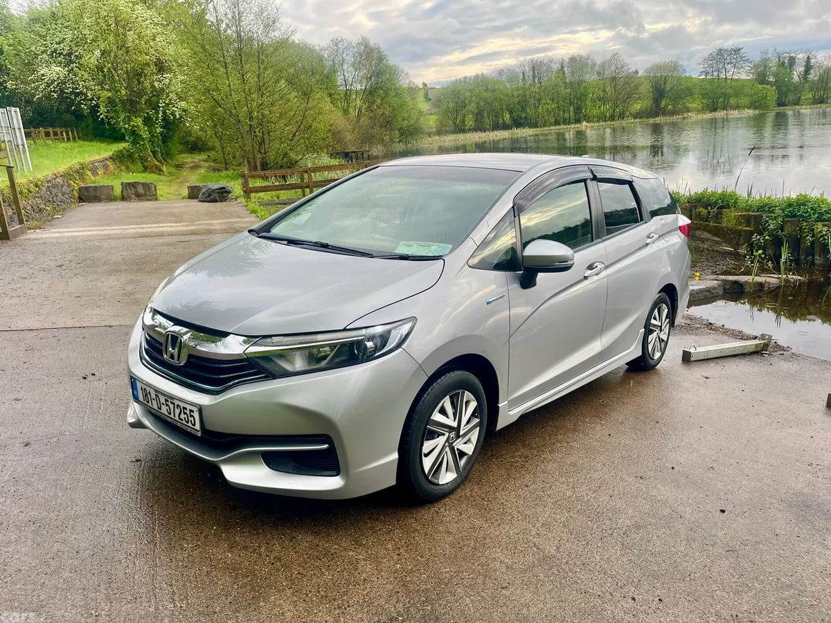 Honda Shuttle MPV, Petrol Hybrid, 2018, Silver