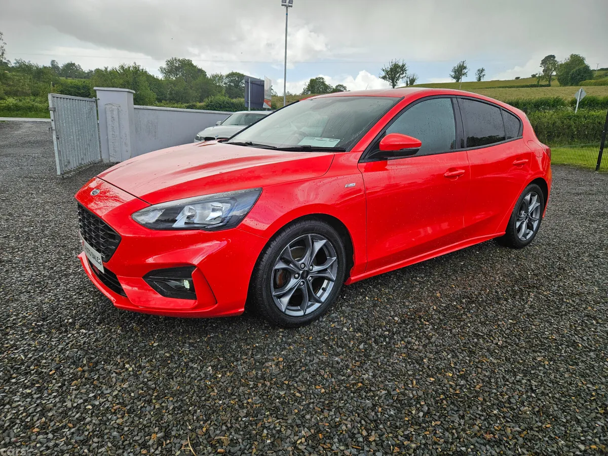 Ford Focus Hatchback, Diesel, 2018, Red