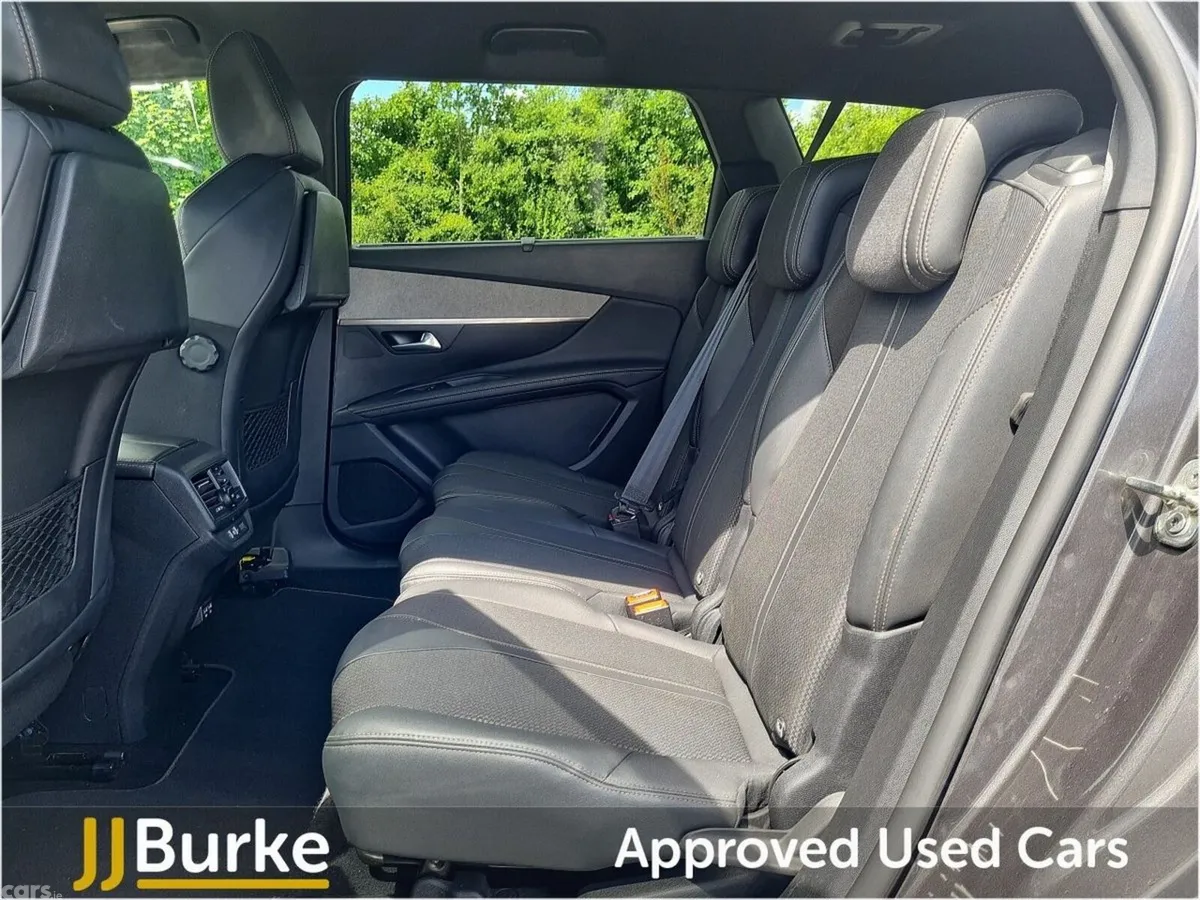 Peugeot 5008 SUV, Diesel, 2022, Grey