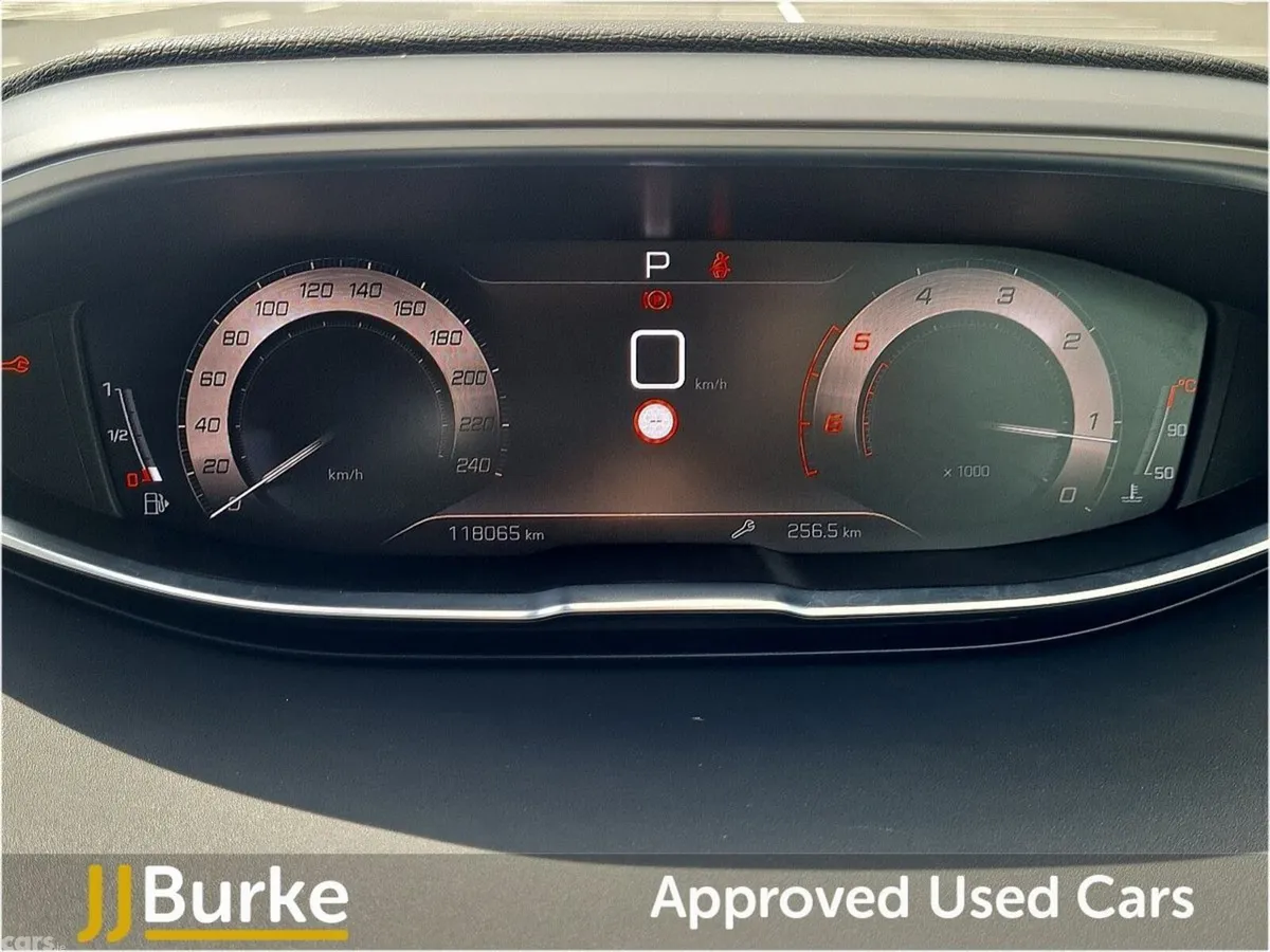 Peugeot 5008 SUV, Diesel, 2022, Grey