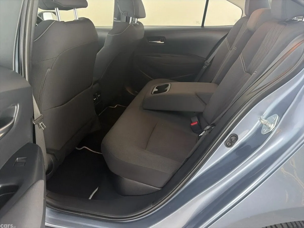 Toyota Corolla Saloon, Petrol Hybrid, 2020, Grey