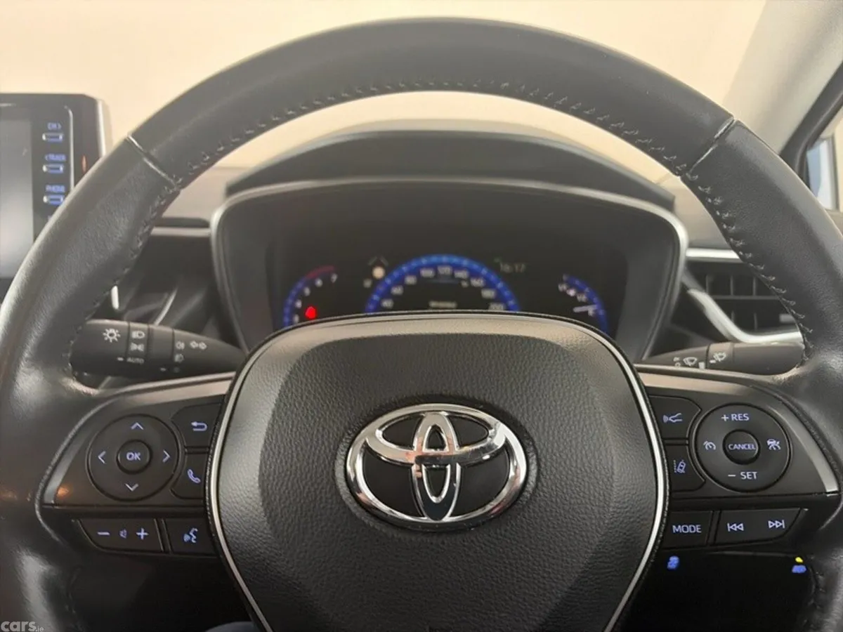 Toyota Corolla Saloon, Petrol Hybrid, 2020, Grey