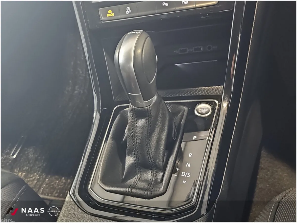 Volkswagen Touran SUV, Petrol, 2018, Blue