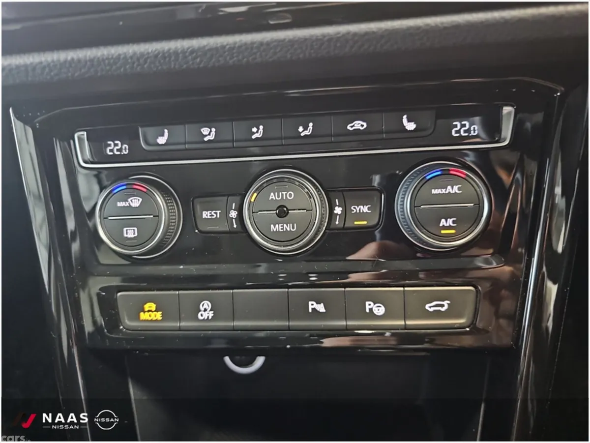 Volkswagen Touran SUV, Petrol, 2018, Blue