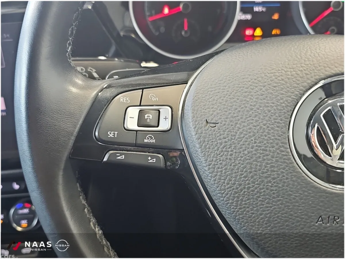 Volkswagen Touran SUV, Petrol, 2018, Blue