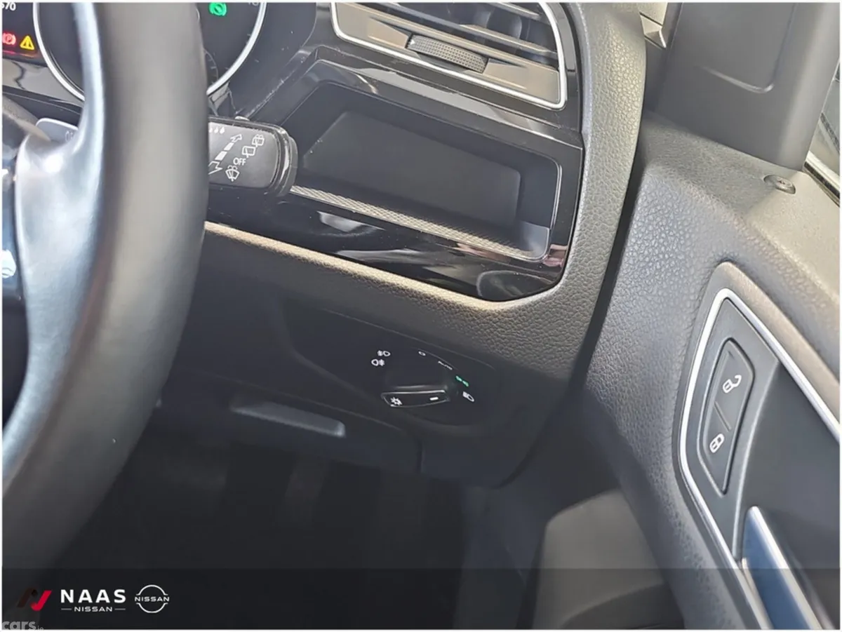 Volkswagen Touran SUV, Petrol, 2018, Blue