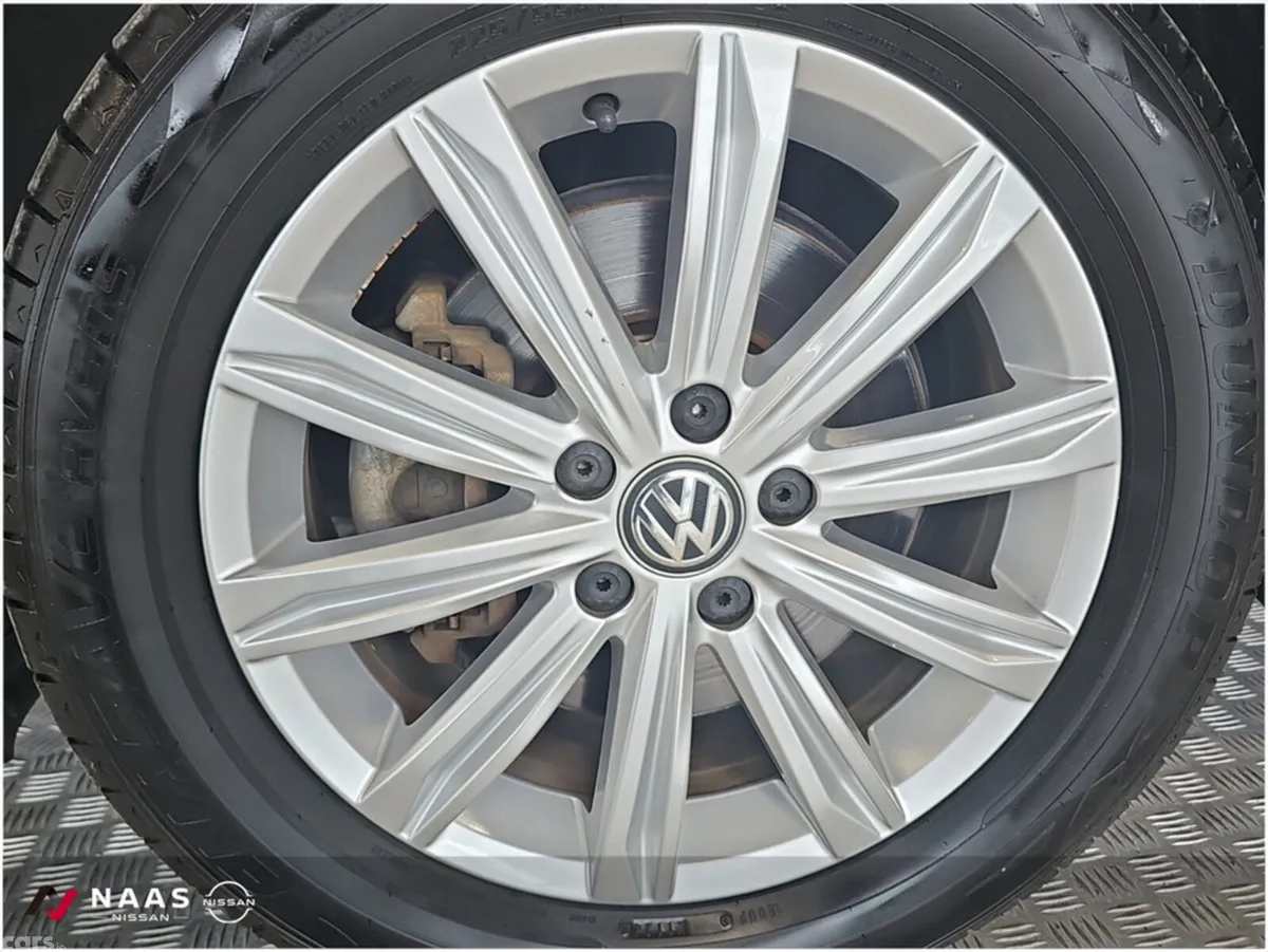 Volkswagen Touran SUV, Petrol, 2018, Blue
