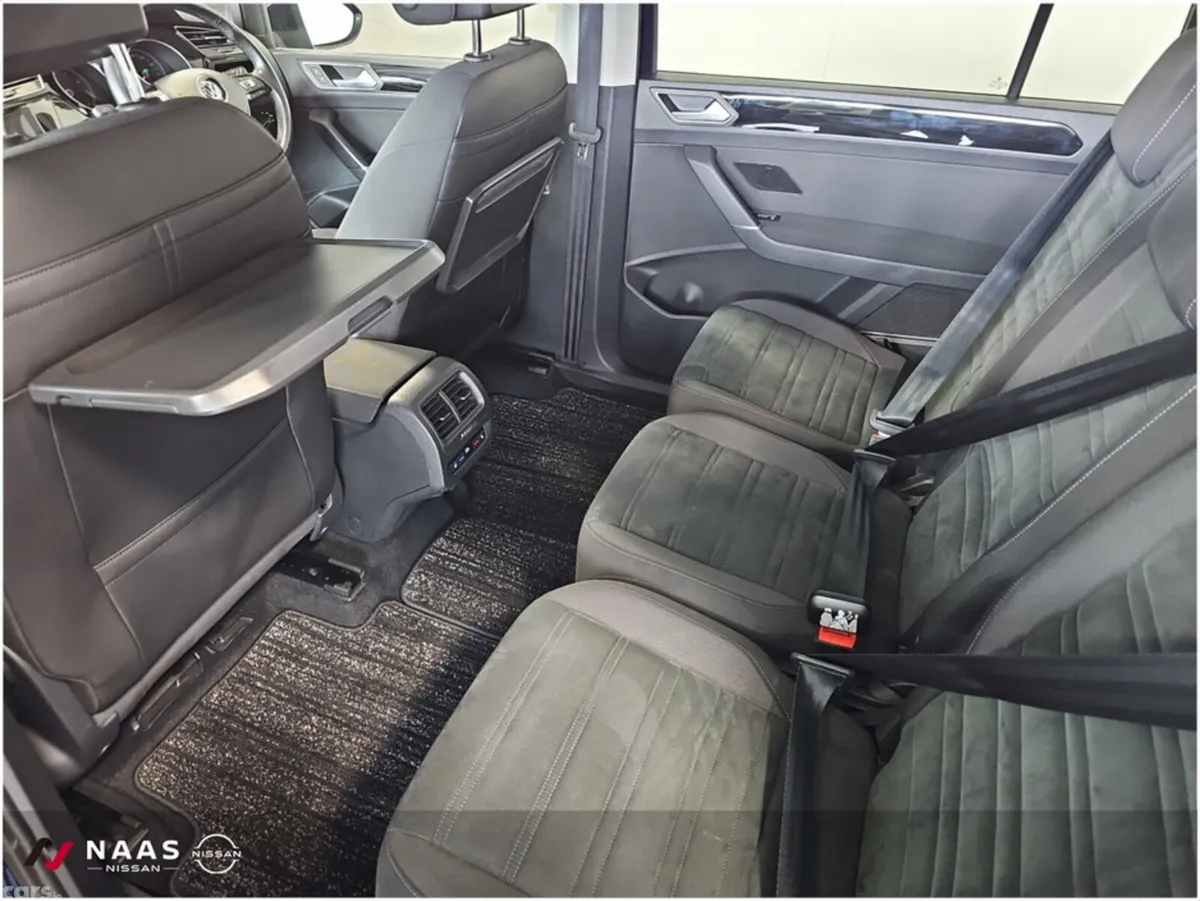 Volkswagen Touran SUV, Petrol, 2018, Blue