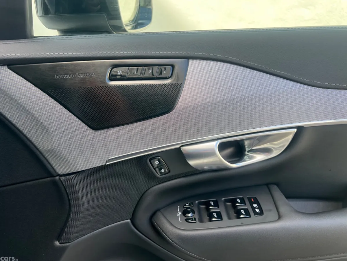 Volvo XC90 SUV, Petrol Plug-in Hybrid, 2023, White
