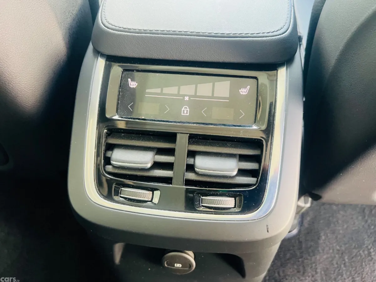 Volvo XC90 SUV, Petrol Plug-in Hybrid, 2023, White
