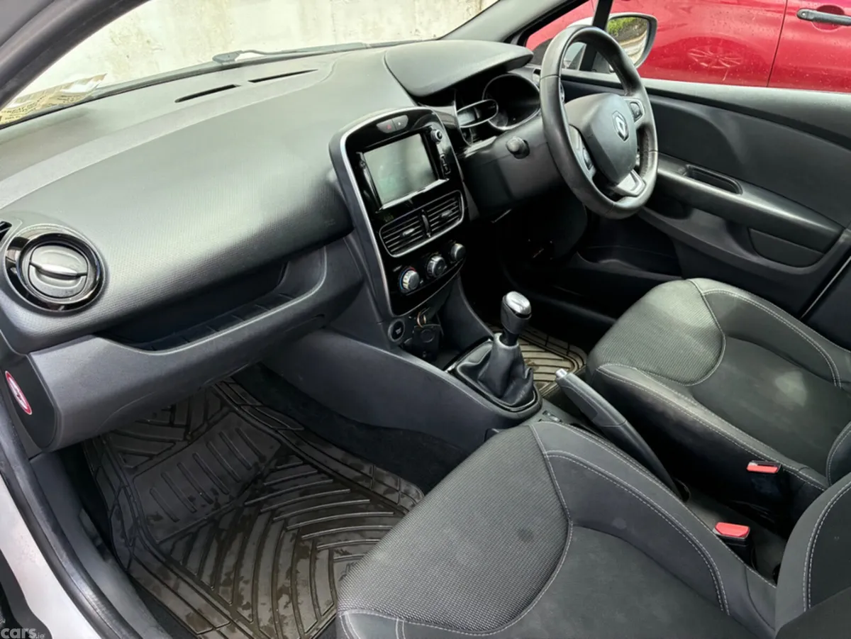 Renault Clio Hatchback, Petrol, 2019, Grey