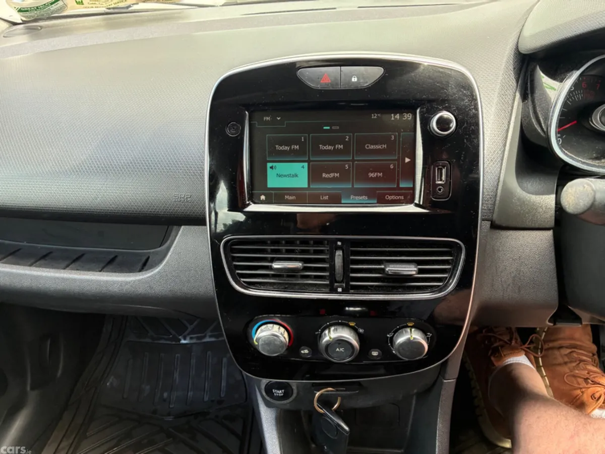 Renault Clio Hatchback, Petrol, 2019, Grey