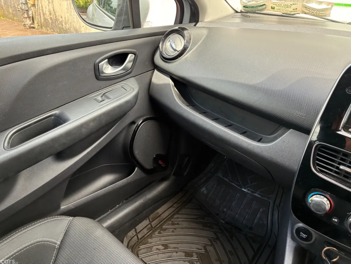 Renault Clio Hatchback, Petrol, 2019, Grey