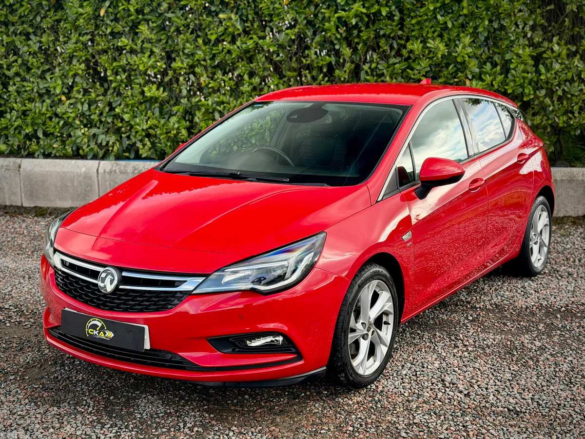Vauxhall Astra Hatchback, Diesel, 2018, Red