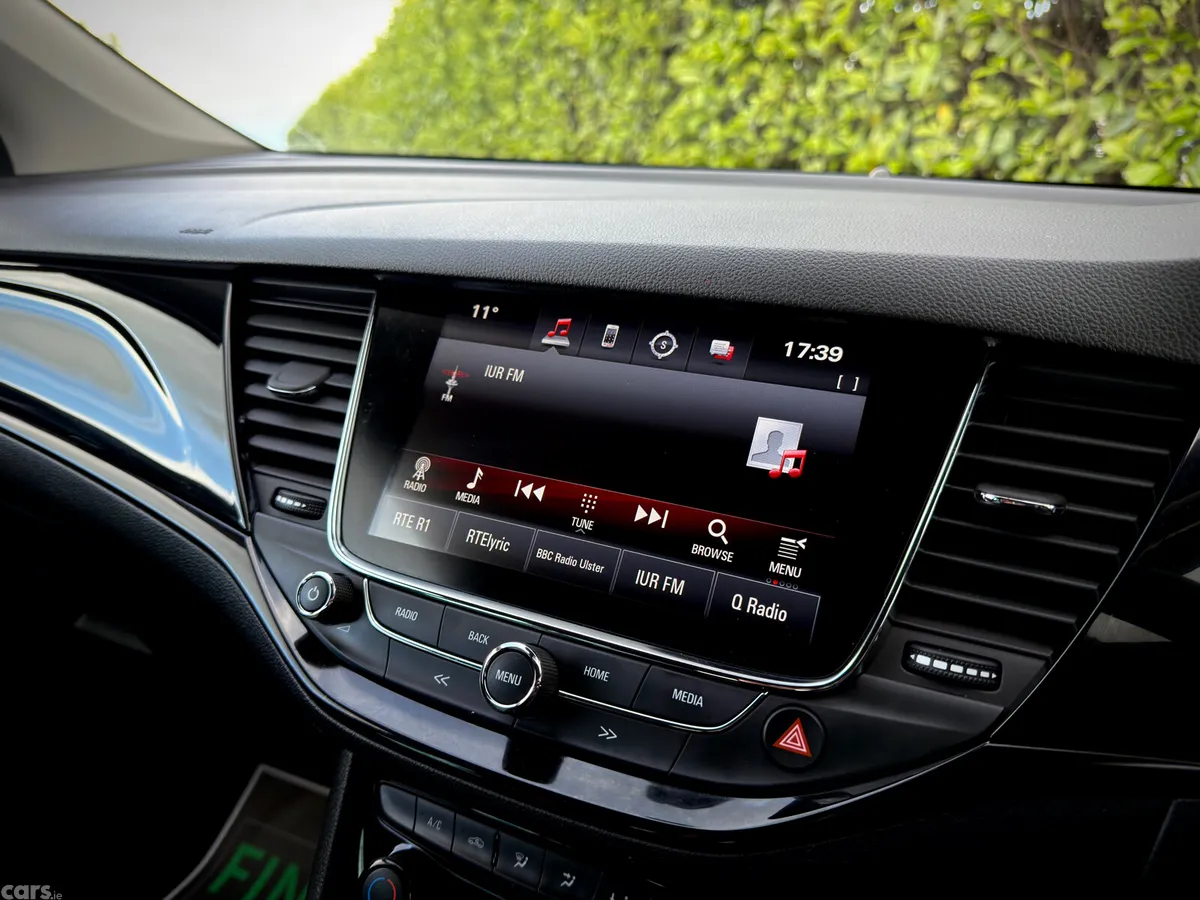 Vauxhall Astra Hatchback, Diesel, 2018, Red