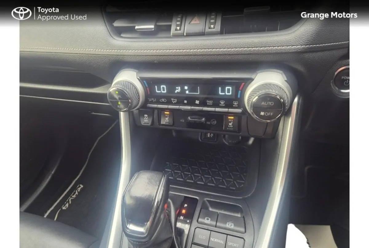 Toyota RAV4 SUV, Petrol Hybrid, 2023, Red