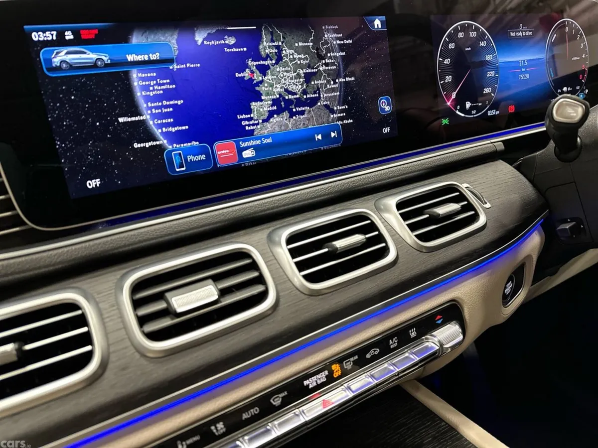 Mercedes-Benz GLE SUV, Diesel Plug-in Hybrid, 2024, Blue