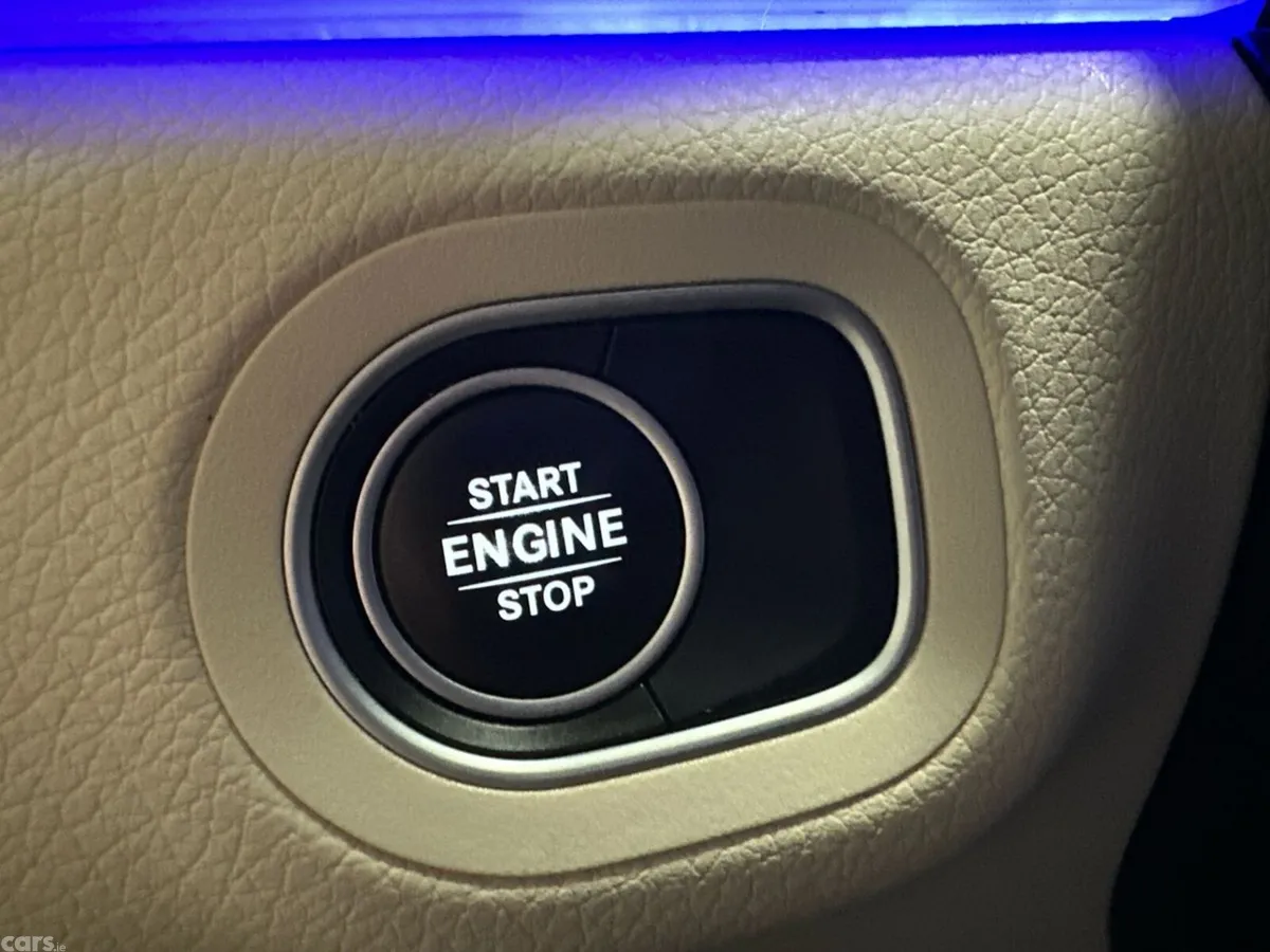 Mercedes-Benz GLE SUV, Diesel Plug-in Hybrid, 2024, Blue