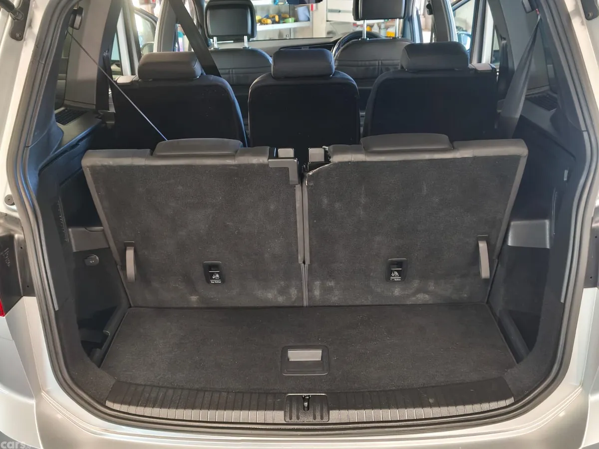 Volkswagen Touran MPV, Diesel, 2017, Silver