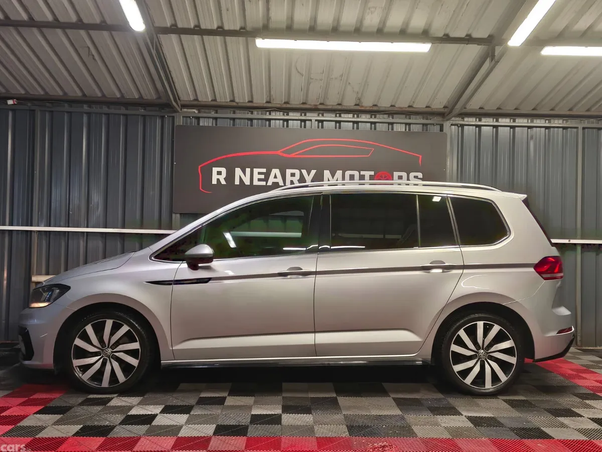 Volkswagen Touran MPV, Diesel, 2017, Silver