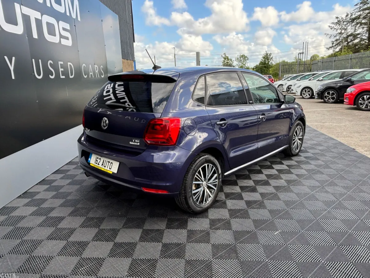 Volkswagen Polo Hatchback, Petrol, 2016, Blue