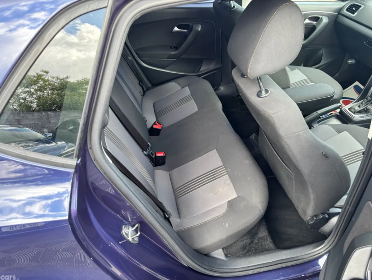 Volkswagen Polo Hatchback, Petrol, 2016, Blue