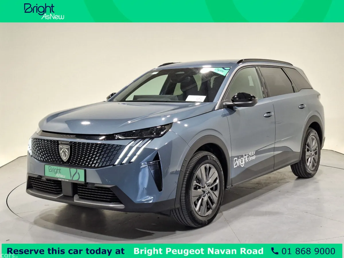 Peugeot 5008 MPV, Petrol, 2026, Blue