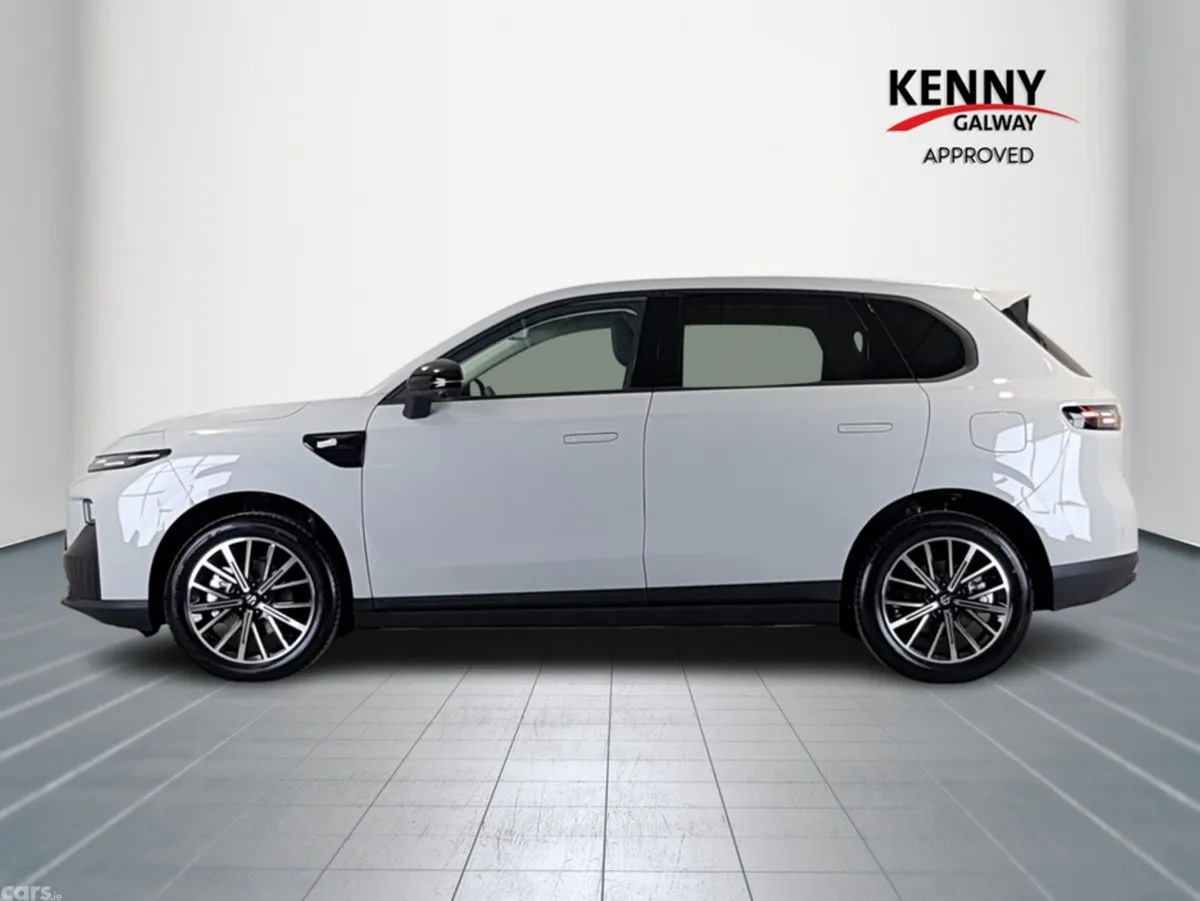 Leapmotor B10 Hatchback, Petrol Plug-in Hybrid, 2026, Grey