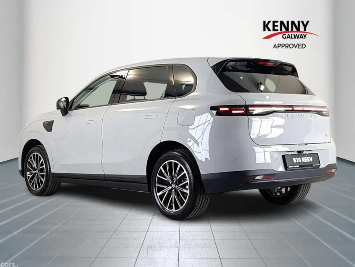 Leapmotor B10 Hatchback, Petrol Plug-in Hybrid, 2026, Grey