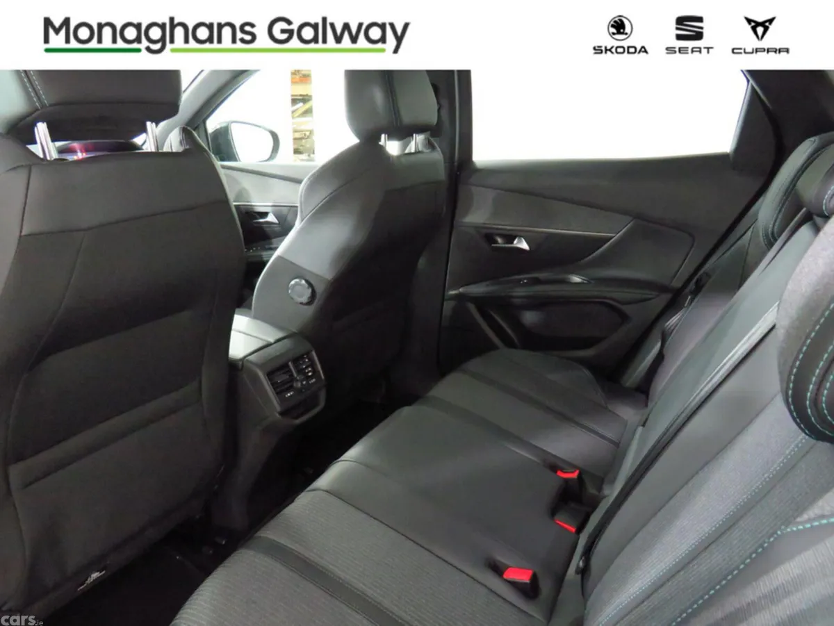 Peugeot 3008 MPV, Diesel, 2023, Grey