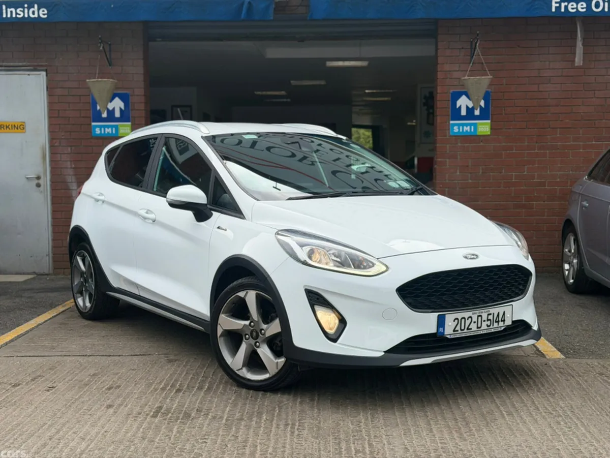 Ford Fiesta Hatchback, Petrol, 2020, White