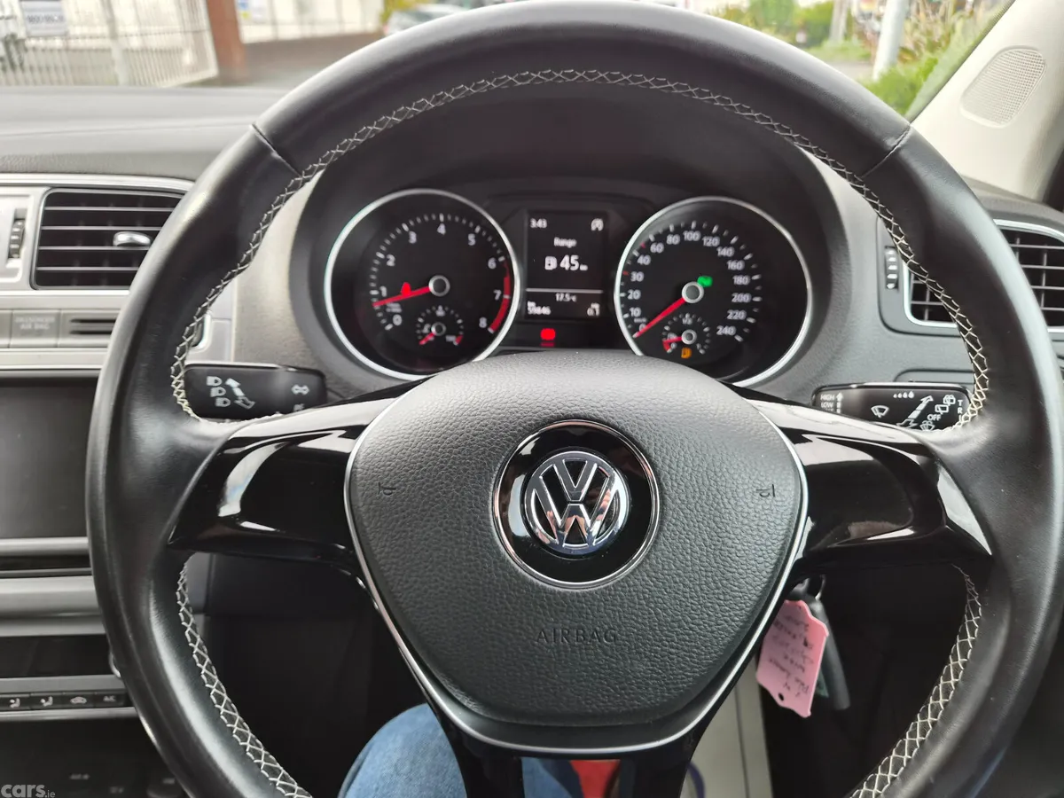 Volkswagen Polo Hatchback, Petrol, 2015, Red