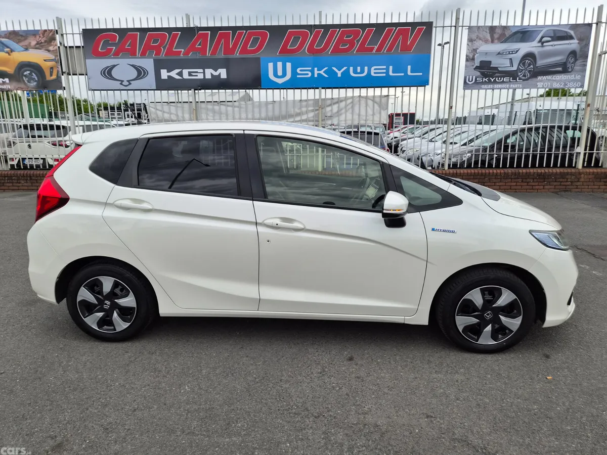 Honda Fit Hatchback, Petrol Hybrid, 2017, White