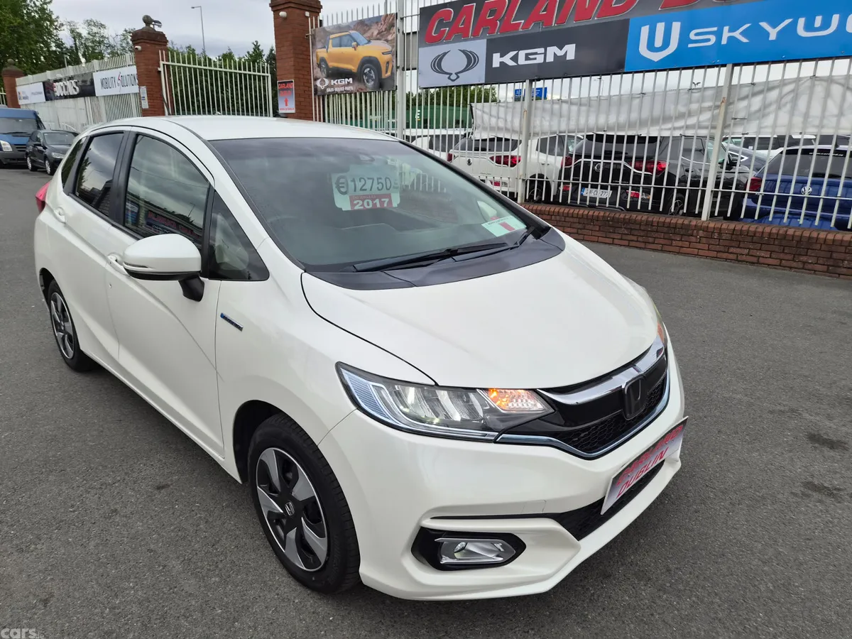 Honda Fit Hatchback, Petrol Hybrid, 2017, White